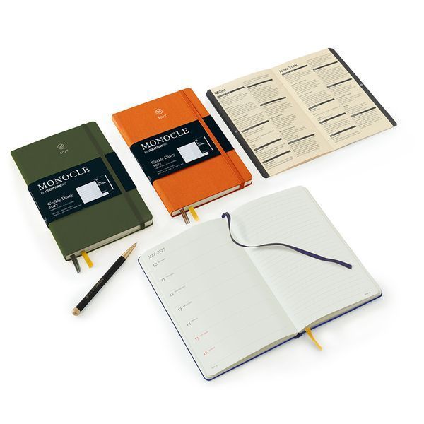 Щотижневик з нотатками Monocle by Leuchtturm1917 Paperback (B6+), 2027 Olive