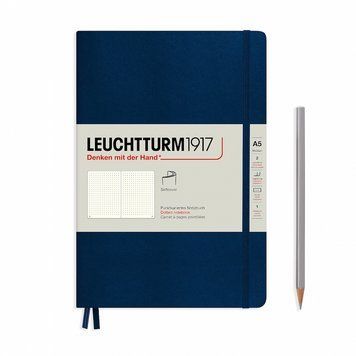 БлокнотиБлокнот Leuchtturm1917 Середній, М'яка обкладинка, темно-синій, крапка придбати